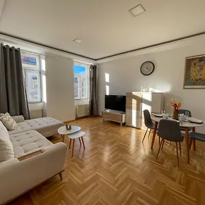 Schoene Im 10 Wien